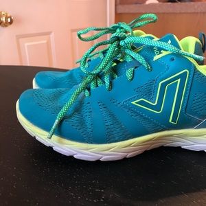 USED Vionic sneakers “Brisk Miles” Teal/Yellow 8W